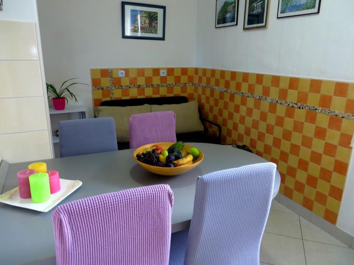 Beach Apartments Roza - The Garden Apartment Biograd Na Moru Exterior photo