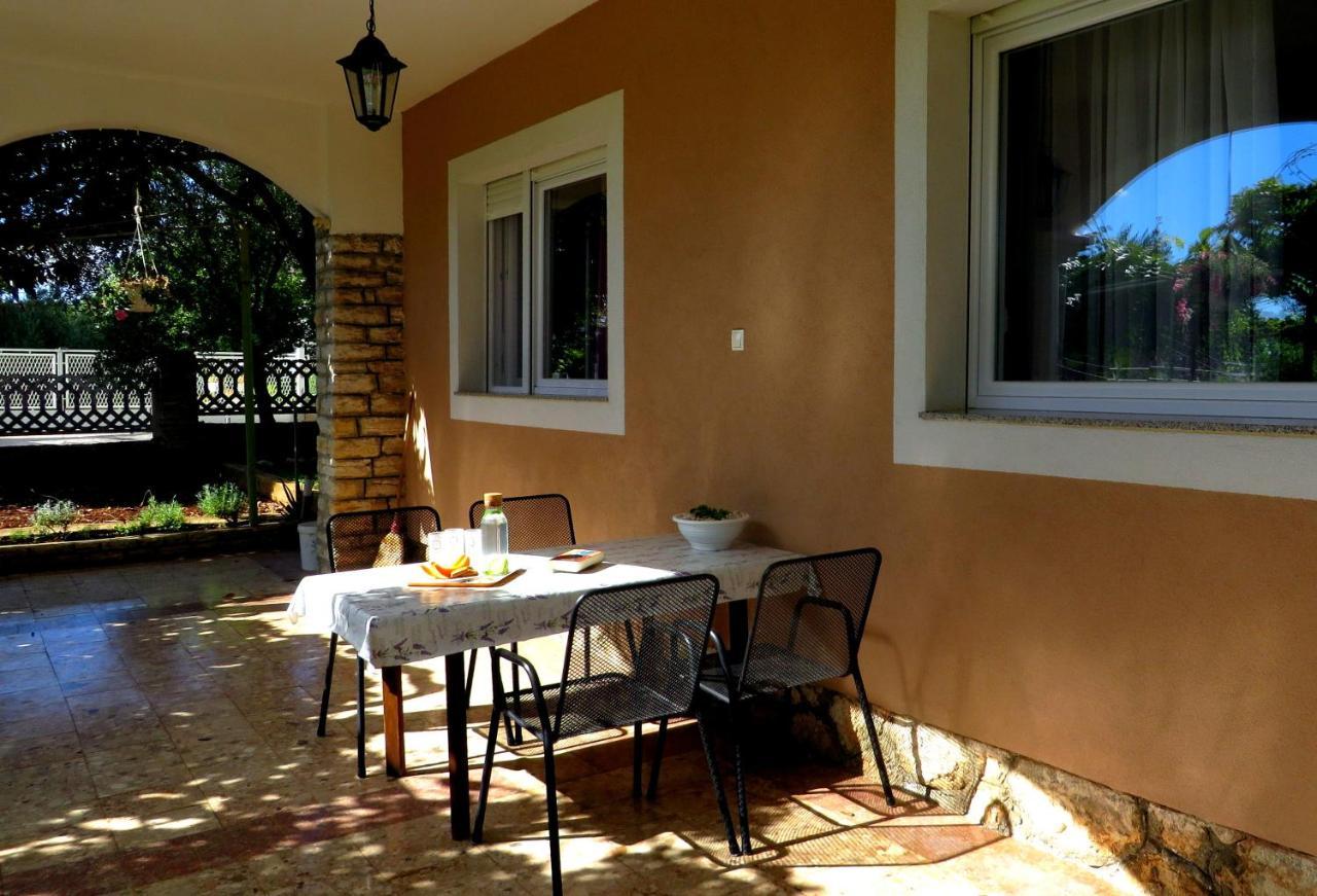 Beach Apartments Roza - The Garden Apartment Biograd Na Moru Exterior photo