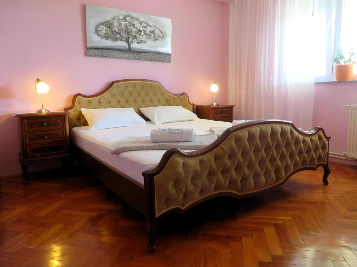 Beach Apartments Roza - The Garden Apartment Biograd Na Moru Exterior photo