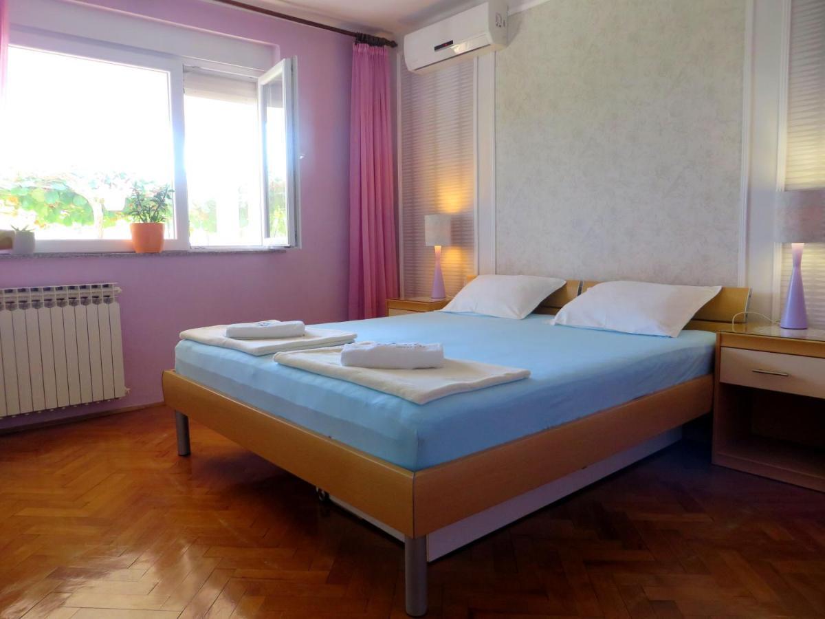 Beach Apartments Roza - The Garden Apartment Biograd Na Moru Exterior photo