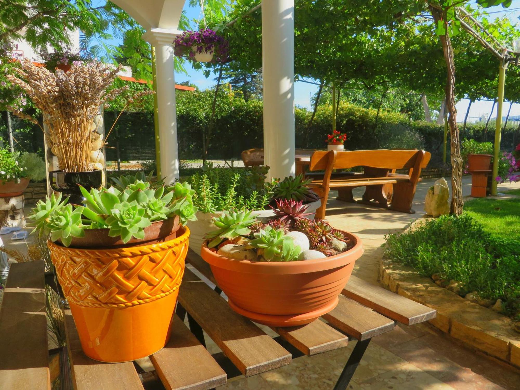 Beach Apartments Roza - The Garden Apartment Biograd Na Moru Exterior photo